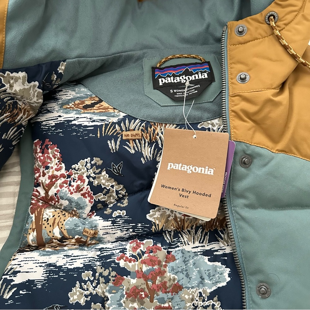 Patagonia Women's Bivy Hooded Vest - Picture 3 of 10